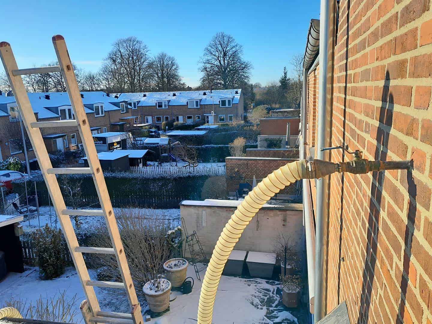 Vi udfører hulmursisolering året rundt.